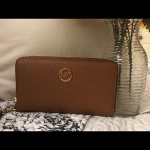 New Authentic Michael Kors Wallet